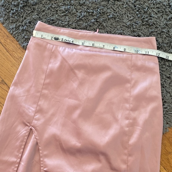 Oh Polly THIGHS THE LIMIT SPLIT SATIN PINK BLUSH Skirt Size 2 - Picture 4 of 12